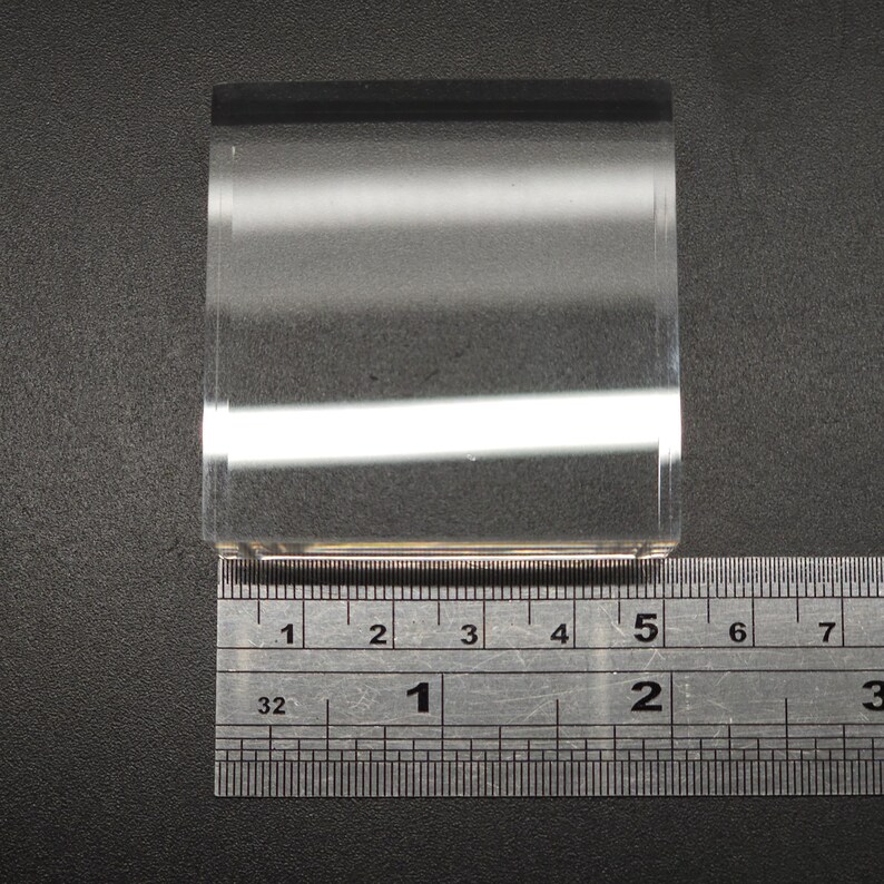 Puede incluir: Un tubo de pl&aacute;stico transparente que mide 5 cm de largo.