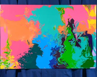 Pintura abstracta acrílica fluida, arte mural en rosa, naranja y verde azulado, lienzo moderno y vibrante con acabado de resina.