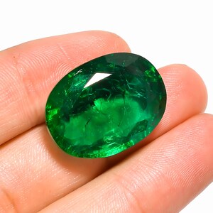 Lab Grown Emerald Gemstone: Oval Green Cut (24X18X11 mm)