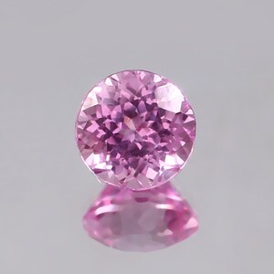 AAA Ceylon Pink Sapphire: 4.50 Ct Round Cut Loose Gemstone