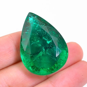 Lab Grown Emerald Gemstone: Pear Shape Green Cut (24X36X12 MM)