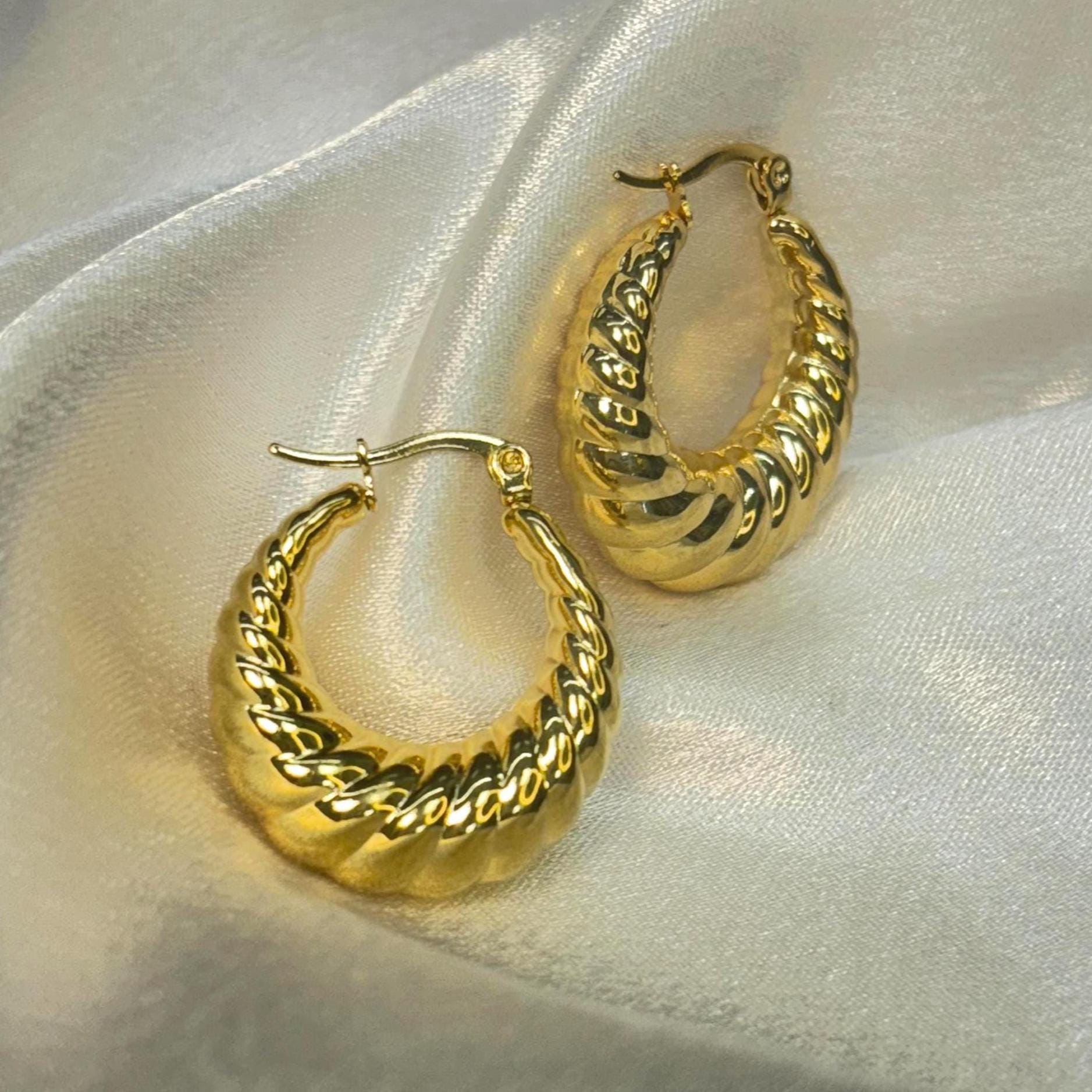 Orecchini a cerchio in oro 18 carati, orecchini a nodo minimal per donna, orecchini lucidi, regalo di gioielli per tutti i giorni