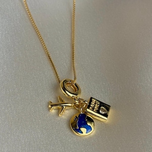 Collier voyage en plaqué or 18 carats, pendentif globe avion, collier passeport, bijoux faits main, cadeau pour elle