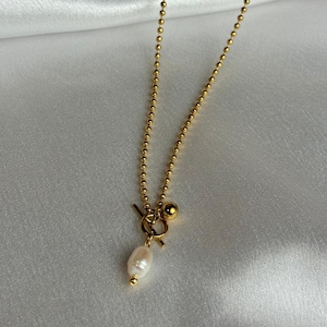 Collier de perles à bascule, collier avec fermeture barre en T plaqué or 18 carats, collier de perles unique, bijoux minimalistes faits main, cadeau pour femme