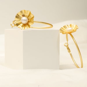 Gold Plated Hoops With Dangling Floral Pearls Earrings, Cultured pearl Dangling Earrings, Fancy Earrings, Statement Earrings, Gift for Her 画像 4