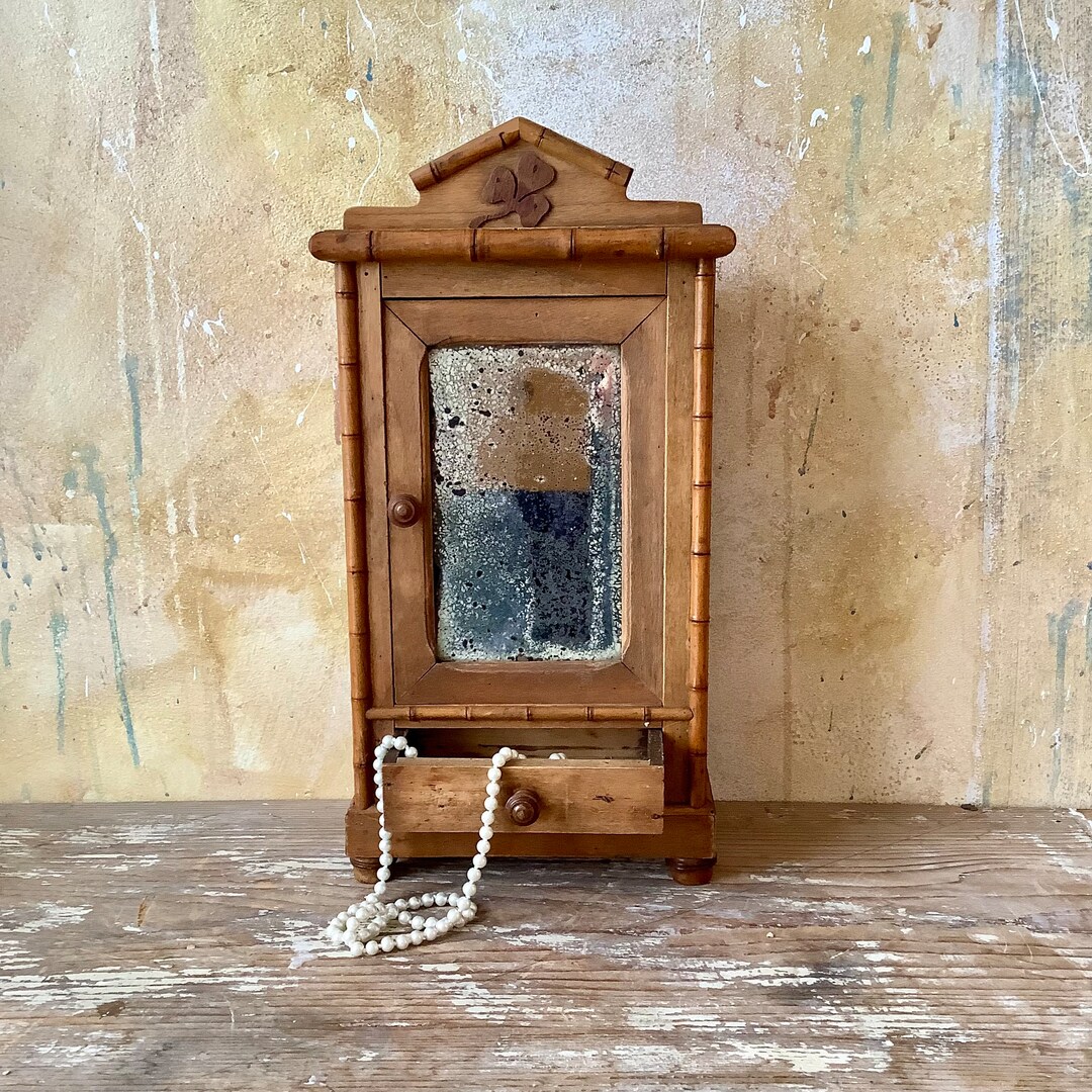 Ancienne Armoire De Poupée En Bambou - Jouet Vintage