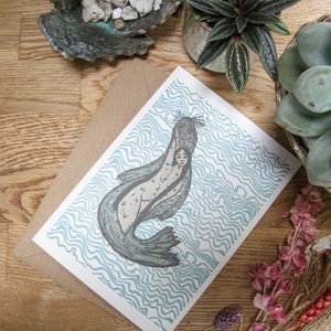 La carte de voeux en linogravure d'art Selkie |  Carte écologique recyclée | Folklore Selkie