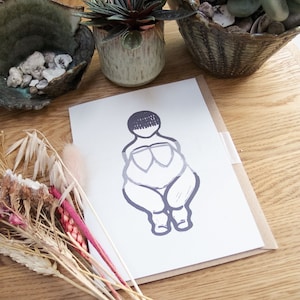 Göttin Venus Figur Kunst | Venus von Willendorf | Recycelte umweltfreundliche Grußkarte | Fetter Körper, süße Karte |