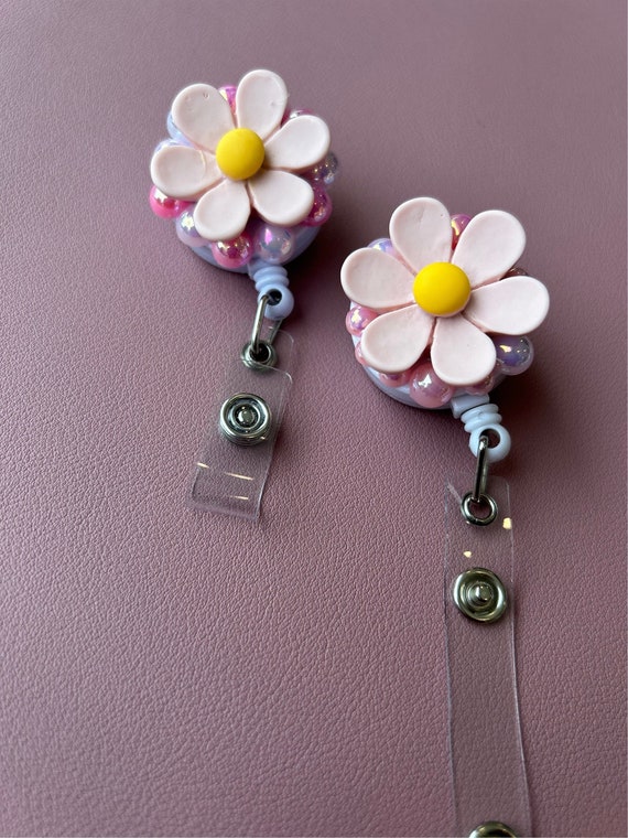 Badge Reel Adorned With Delicate Resin Flowers and Elegant Pearl Cute  Flower Badge Holder With Swivel Clip for Students, Mds, Nurses, CNA. 