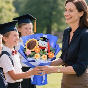 Abschlussgeschenk Handgemachter Häkelstrauß, Sonnenblumenstrauß mit Bär, für immer Blumengeschenk Abschlussgeschenk für Ihn Sie, Abschluss Favor 2025