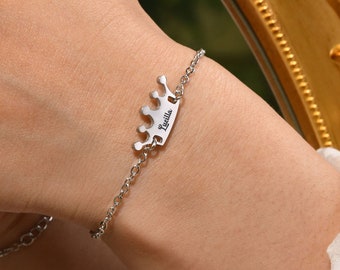 Bracelet couronne Dainty personnalisé avec noms Queen Bangle Bracelet pendentifs cadeaux d'anniversaire personnalisés uniques pour sa meilleure amie maman