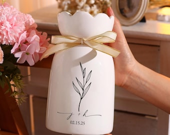 Personalized Wedding Flower Vase, Engagement Ceramic Vase, Anniversary gifts, Couple Wedding Gifts, Proposal Party Favor, Gift for Newlyweds