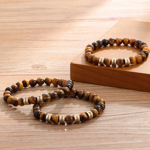 Pulseras de piedra de ojo de tigre Pulsera de cuentas Grabado personalizado 1-5 nombres ID Pulsera de hombre Regalo para padre Regalo de protección de equilibrio para él
