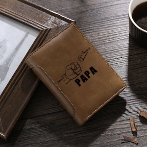 Papa Wallet Fist Bump Nombre personalizado de papá e hijos, Cartera de cuero PU para hombre Regalos personalizados para él, papá, marido, Regalos del Día del Padre