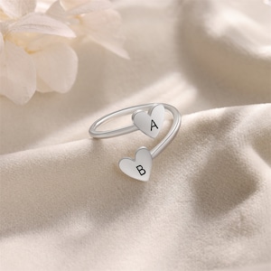 Iniciales Anillo de corazón Anillo abierto ajustable para pila femenina Anillo minimalista Joyería del corazón Anillo de amor Regalo personalizado para su regalo de dama de honor