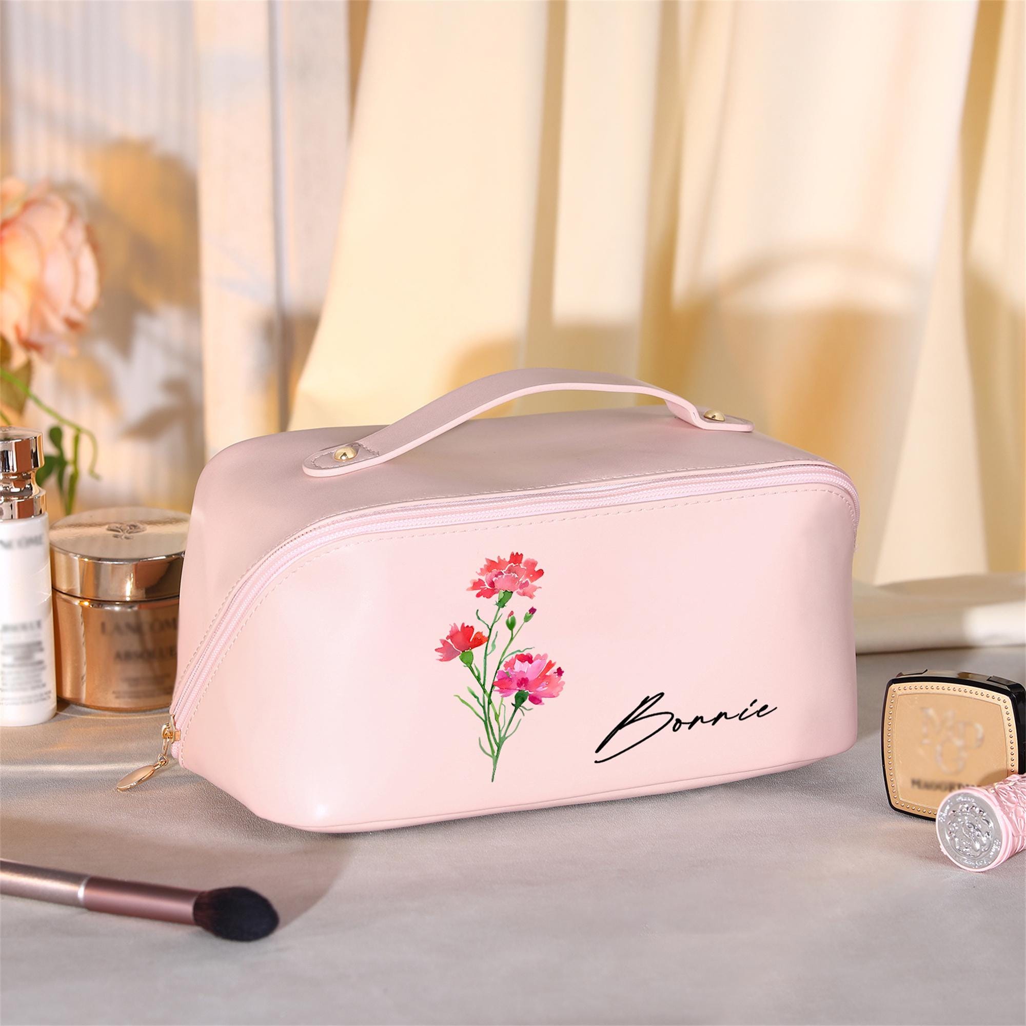 📢50% OFF❗❗Personalized Leather Makeup Bag with Birth Flower –Large Capacity, Customized for Bridesmaids! Personalize with Name - Ideal Gift for Her