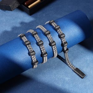 Pulsera personalizada con nombre para hombre – Pulsera con palabra grabada personalizada – Pulsera de acero inoxidable con nombres de niños – Regalo para el Día del Padre