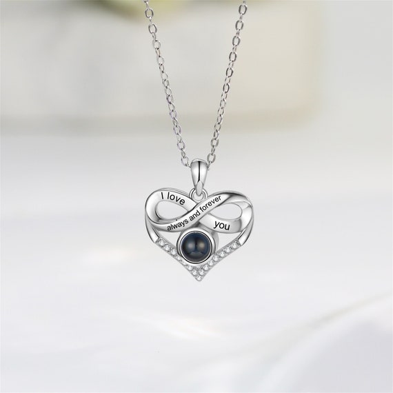RIVIKO Collar Con Inicial De Corazón Infinito Para Mujer, Plata De Ley