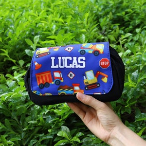 Estuche de lápices personalizado con nombre para niños, regalo de cumpleaños para niños, regalo de regreso a la escuela para hijo, accesorios preescolares, bolsa de viaje con cremallera