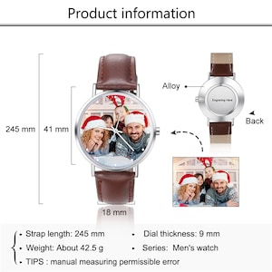 Pode incluir: Um rel&oacute;gio prateado com uma pulseira de couro marrom e uma foto de uma fam&iacute;lia com chap&eacute;us de Papai Noel no mostrador. O rel&oacute;gio tem um di&acirc;metro de 41 mm e um comprimento de pulseira de 245 mm. O rel&oacute;gio tem uma espessura de 9 mm e pesa 42,5 gramas. A parte de tr&aacute;s do rel&oacute;gio tem uma &aacute;rea para grava&ccedil;&atilde;o.