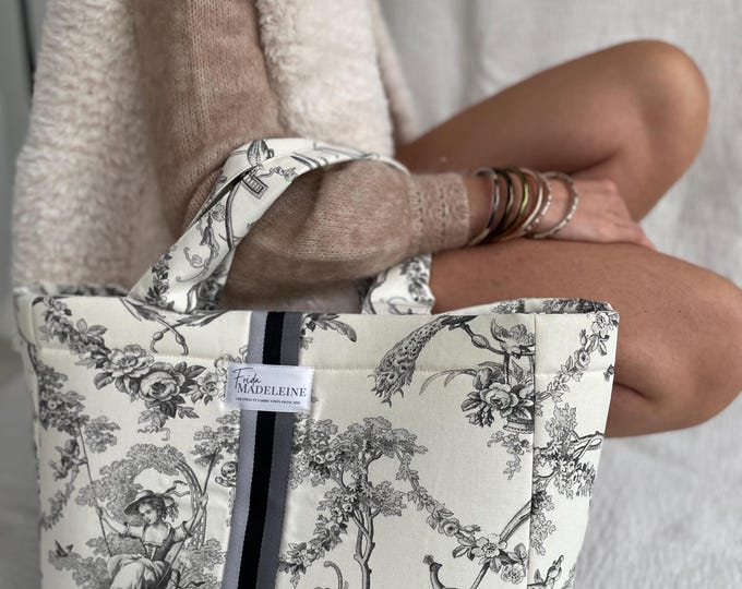 Black and White Émile Tote Bag in Jouy Canvas