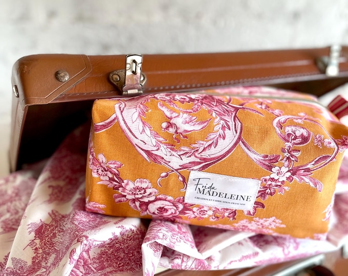 Muriel toiletry bag
