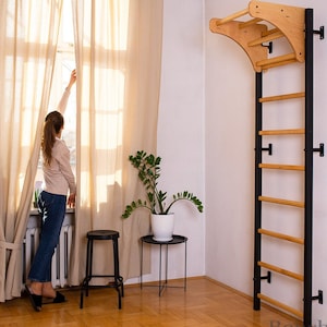 BenchK wall bars with an adjustable solid beech wooden pull-up bar