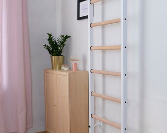BenchK wall bars with a steel frame and 8 solid beech rungs