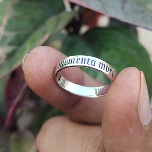 Ring Memento Mori, ronde vorm, 925-zilver, gepersonaliseerd aandenken Mori, gegraveerd aandenken Mori, zilveren ring, sterlingzilver