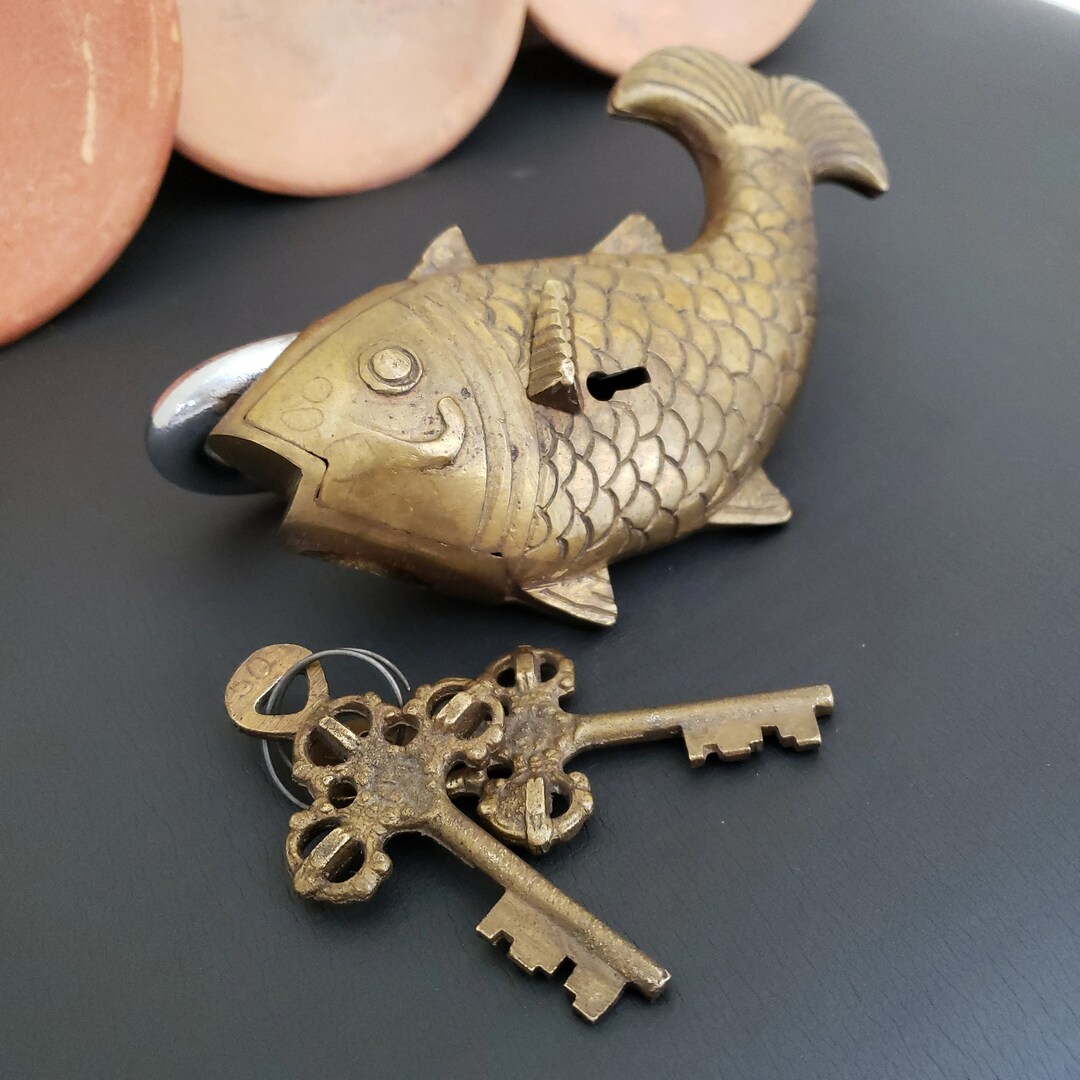 Vintage Brass Fish Lock With 2 Keys Indian Temple Padlock Metal Cast ...