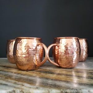 Conjunto de 4 canecas de cobre artesanais - Copos Moscow Mule de latão martelado para utensílios de bar ou decoração de casa