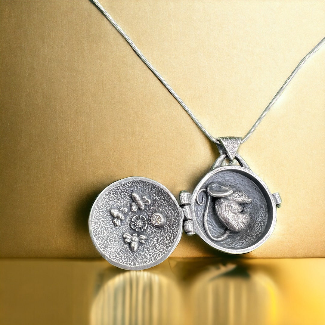 Sleeping Mouse Locket. Pure Silver. Hallmarked 999 Silver. - Etsy