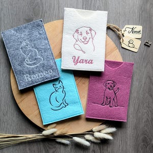 Personalisierte Hülle für EU Heimtierausweis & Impfpass aus Filz, Tierpass Tier Pass Name Stickerei personalisierbar Hund Katze Pass Ausweis