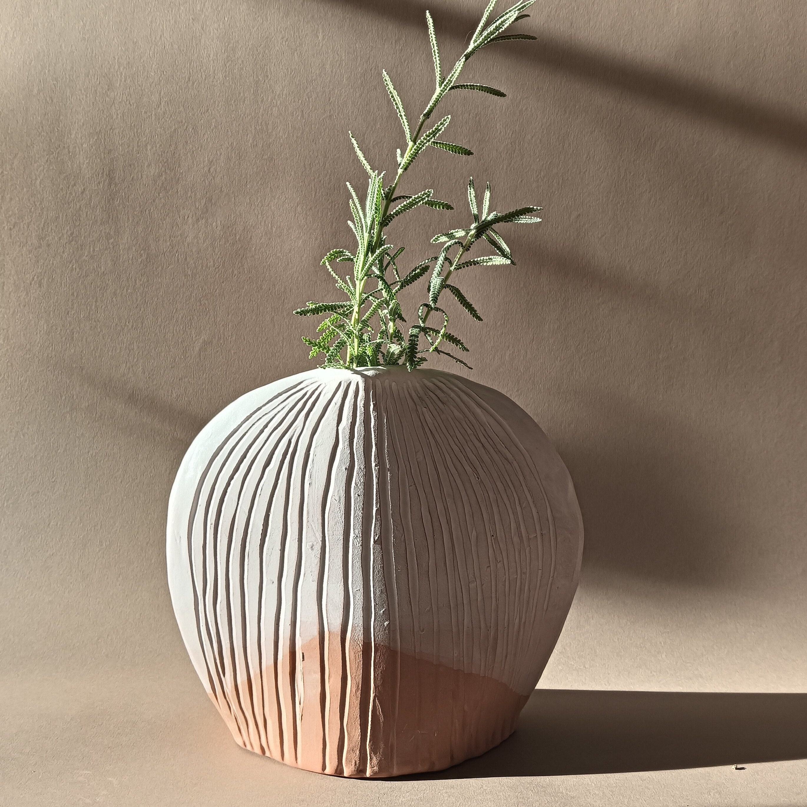 Sculpture vase, matte vase, cream vase with relief, elegant vase, wabi kusa vase, vase sculpture