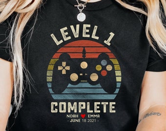 1周年記念ゲーマーシャツ：レベル1コンプリート、レトロビデオゲームTシャツ