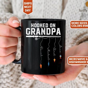 Tazza da caffè personalizzata Hooked On Grandpa, regali per il nonno per gli uomini, regalo per la festa del papà del nonno, regali di pesca per il nonno, tazza da pesca del nonno