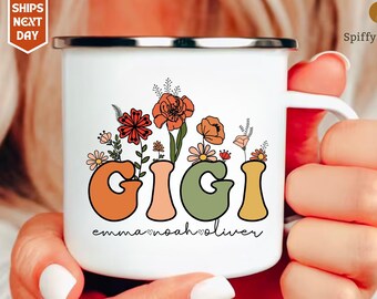 Gepersonaliseerde Gigi-mok met wilde bloemen, namen kleinkinderen, aangepast omacadeau, Gigi-koffiemok voor Moederdag, Gigi-moedercadeau