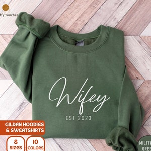 Wifey Sweatshirt, Wife Sweatshirt, Future Mrs Sweatshirt, Gift for Her, Bride Sweatshirt, Wifey Crewneck Sweatshirt, Custom Wife Hoodie