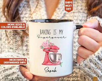 Tazza da forno personalizzata, tazza da caffè con nome personalizzato, regalo rosa per gli amanti della pasticceria, simpatica tazza da compleanno per pasticceri, pasticcera femminile