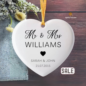 "Mr and Mrs Ornament - ""Erste Weihnachten verheiratet"" - unsere erste Weihnachten verheiratet als ""Mr and Mrs"" Ornament - Personalisiert."