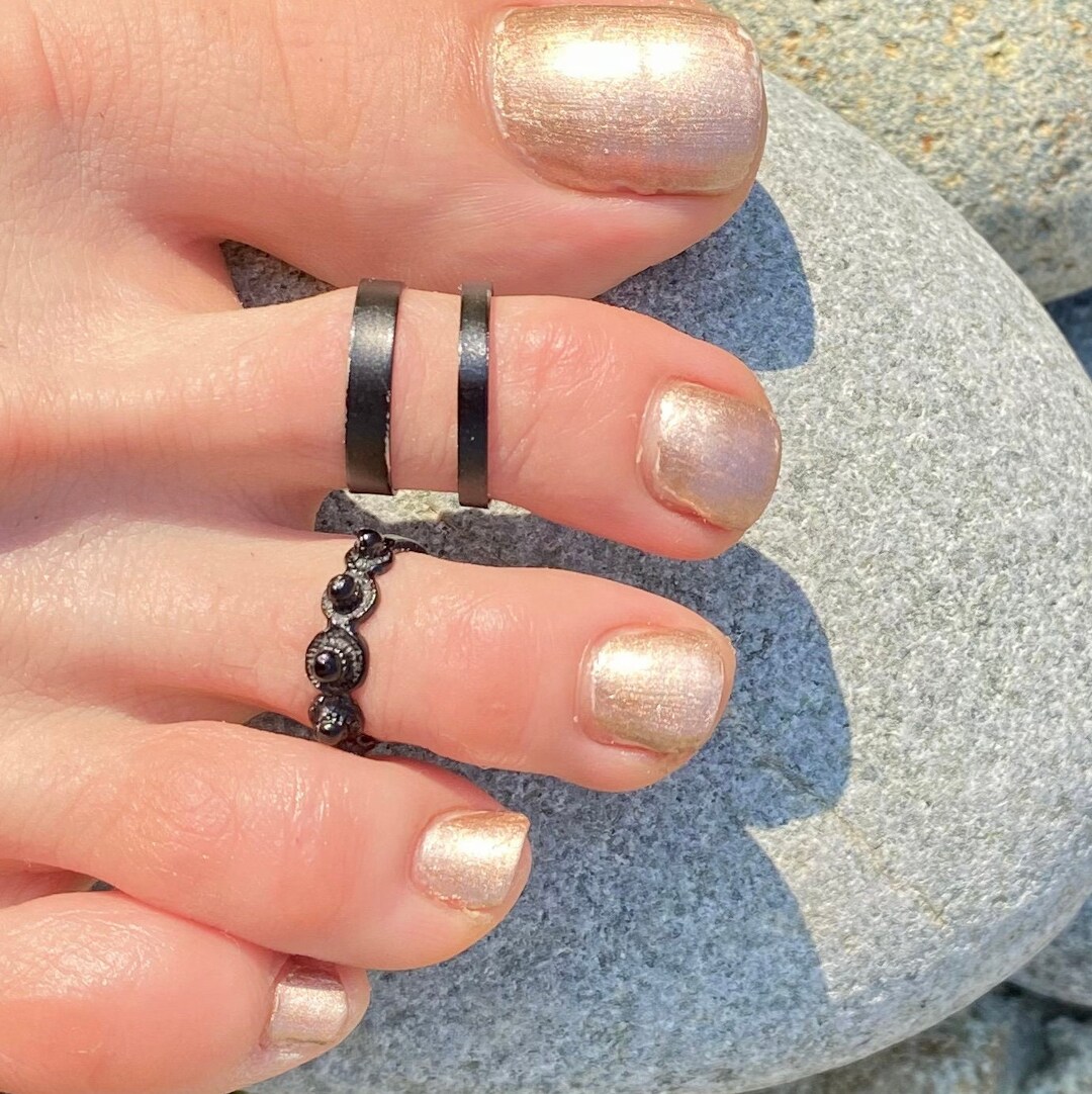 Black Toe Ring Set, Open Band Ring Set, Set of 2 Foot Rings, Dainty