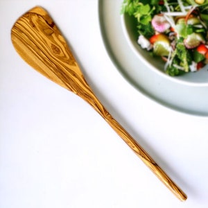 Olive Wood Curved Spatula with Round Handle