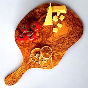 Personalised Olive Wood Big Cutting Board with Handle, chopping board, gift for chefs, gift