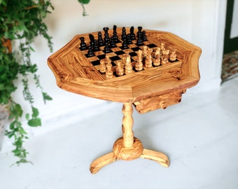 Personalised Olive Wood Chess Table, gift, gift for him, birthday gift,  chess lovers, parents gift, chess set with chess pieces