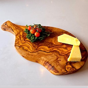 Personalised Olive Wood Large Irregular Shaped Wooden Chopping Board With Handle | Various Sizes