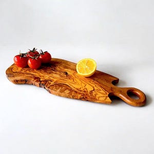 Personalised Rustic Cutting Board with Handle | Various Sizes