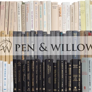 Neutrale dekorative Bücher für Regaldekor, Wohnkultur, Hochzeitsrequisite, Innenarchitektur — Am Fuß