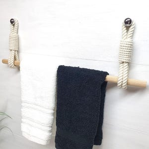 Portasciugamani organico .. Asta rotonda in legno - Corda di cotone bianco .. Arredo bagno