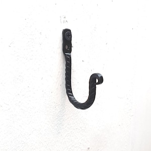 Gancho de hierro forjado a mano: Gancho de pared negro resistente