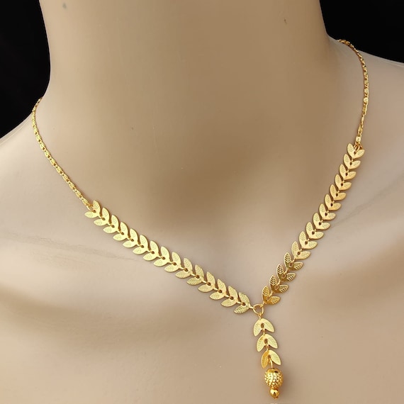 Buy a necklace discount